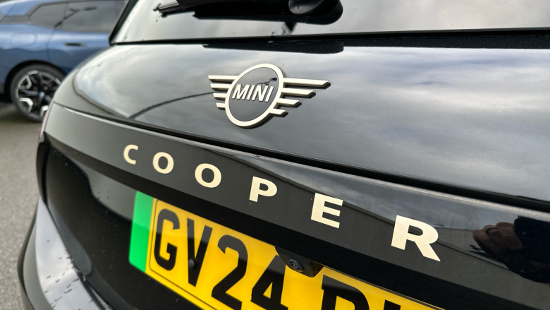 MINI Cooper 135kW E Classic 41kWh 3dr Auto Electric Hatchback